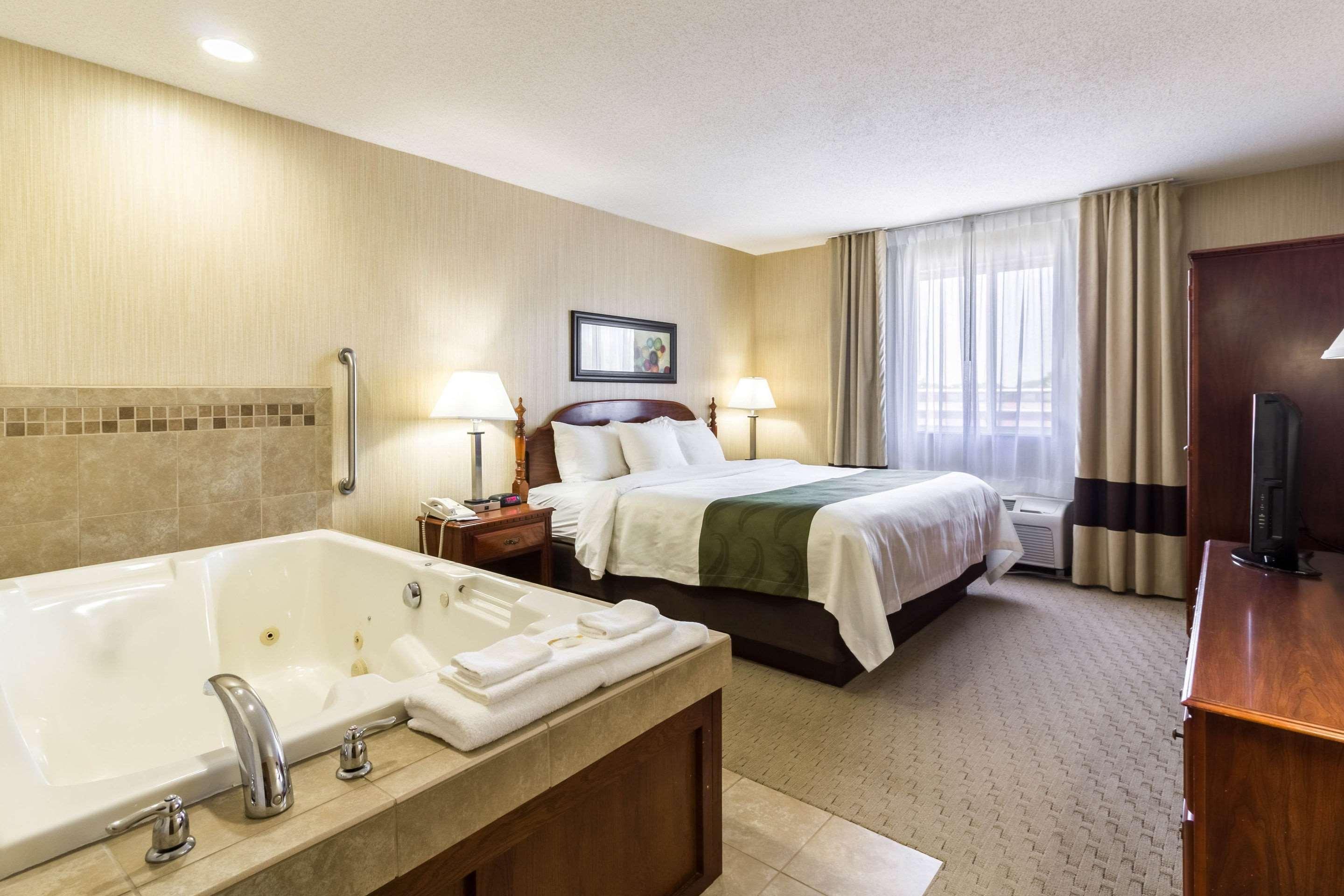 Quality Inn Marshall Mn Near University Eksteriør billede